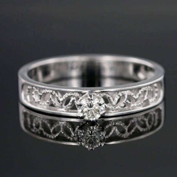 Design Lahtinen timanttisormus kruunu 0.10 W/VS koristeleikattu runko nro. 3119