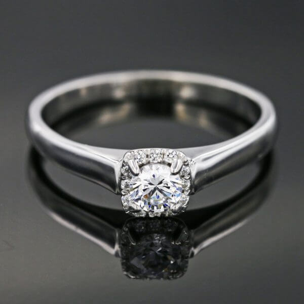 Design Lahtinen siro Halo-timanttisormus 0.30 W/VS timanteilla