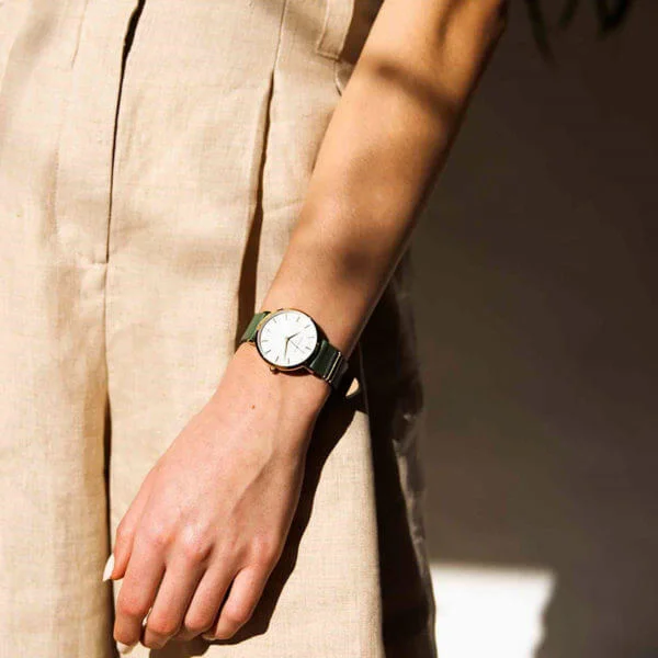 Rosefield West Village valkoinen helmiäistaulu ja vihreä nahkaranneke-225003