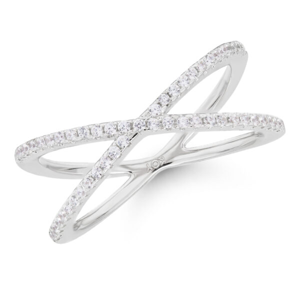 X-mallinen hopeasormus kirkkailla kivillä