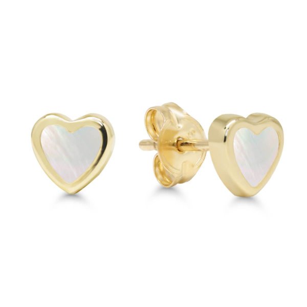 Keltakultakorvakorut pieni 4,8mm helmiäinen sydän