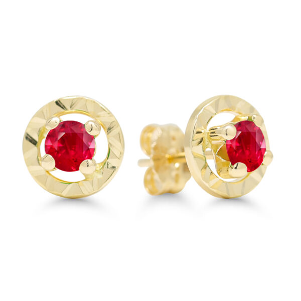 Kultakorvakorut punaisilla zirkoneilla timanttileikkaus