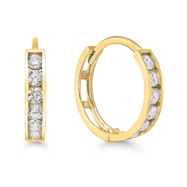 Keltakultaiset saranalliset korvarenkaat zirkoneilla