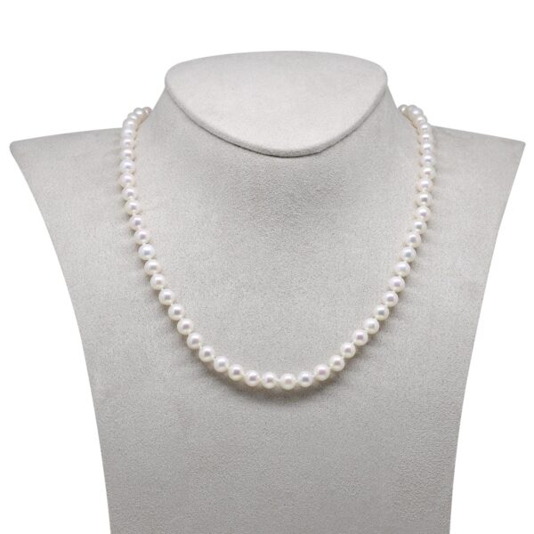 valkoinen helminauha hopealukolla 5-5,5mm