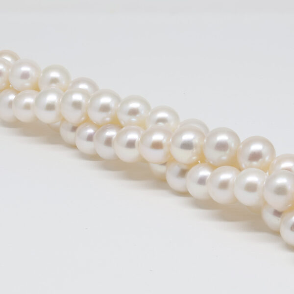 Helminauha punomaton 8-8½mm valkoiset pyöreä helmet