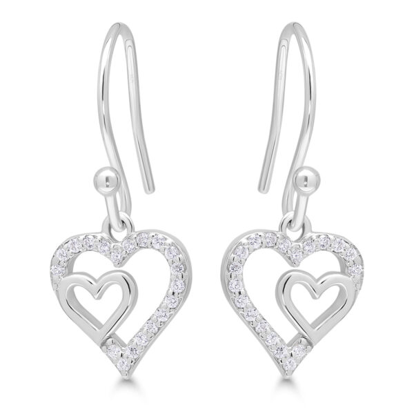 Roikkuvat sydän hopeakorvakorut kirkkailla kivillä