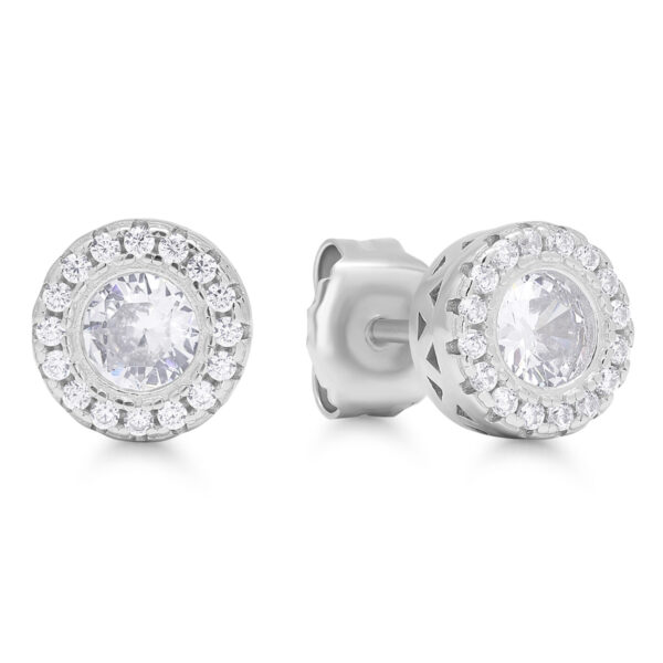 Pyöreät hopeakorvakorut täynnä zirkoneita.